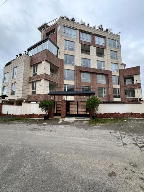 ساختمان پلاک جنگل در بی نظیرترین منطقه نشتارود